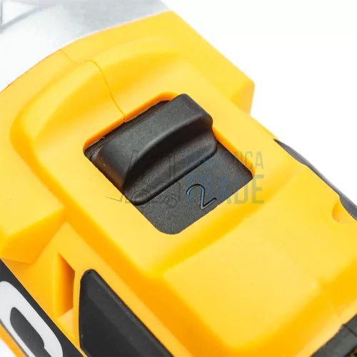 JCB 18BLCD-B kefementes fúrókalapács 18V 1db 3Ah akkuval, töltővel, W-BOXX-ban