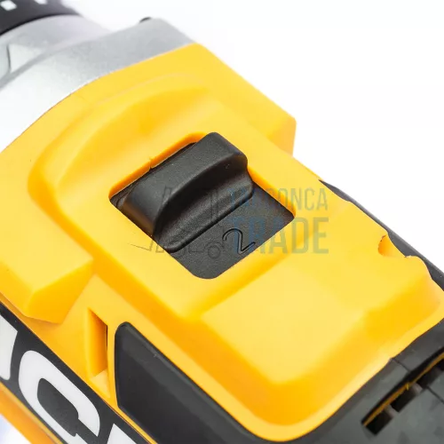 JCB-18BLDD-B kefementes fúrókalapács 18V 2db 2Ah akkuval, töltővel, W-BOXX-ban